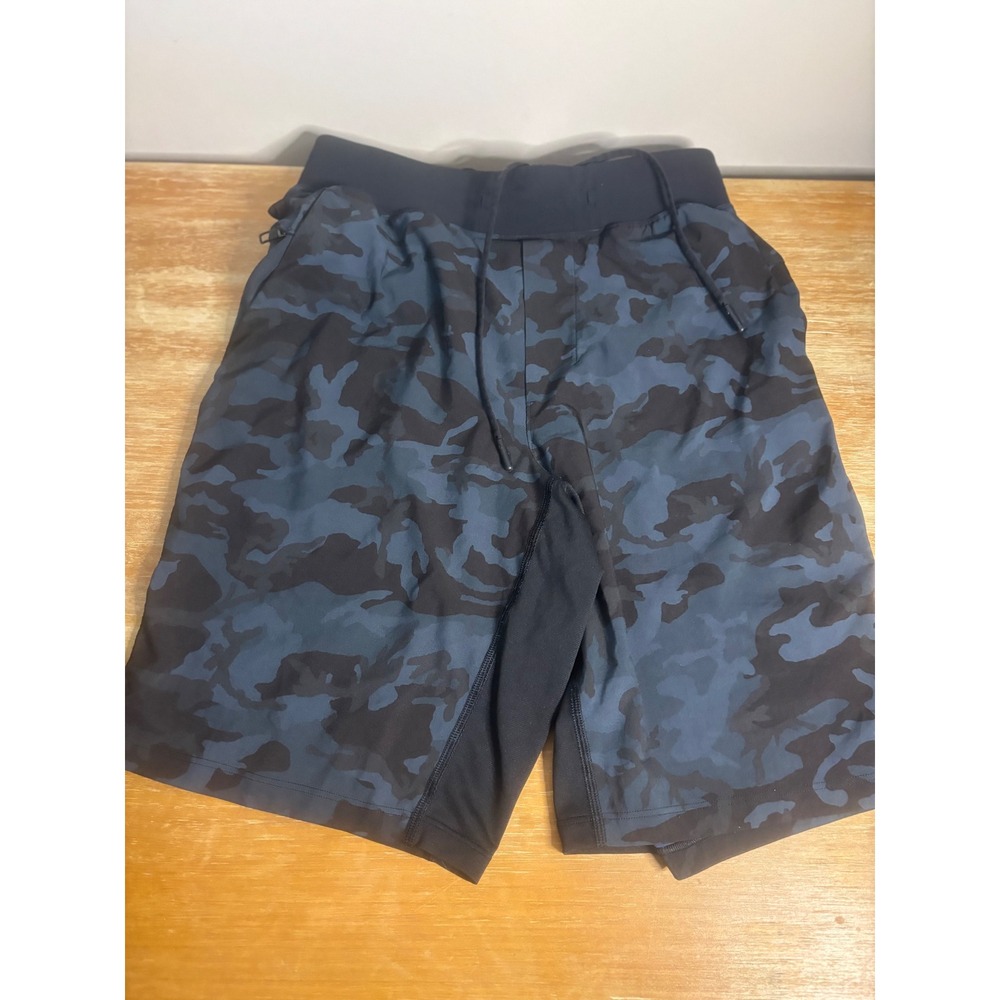 Lululemon Mens T.H.E. short "Linerless" 9" incognito Camo blue multi sz XS‎